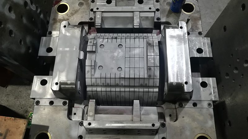 汽车模具供应商的交付困局：从试模失败到批量投产