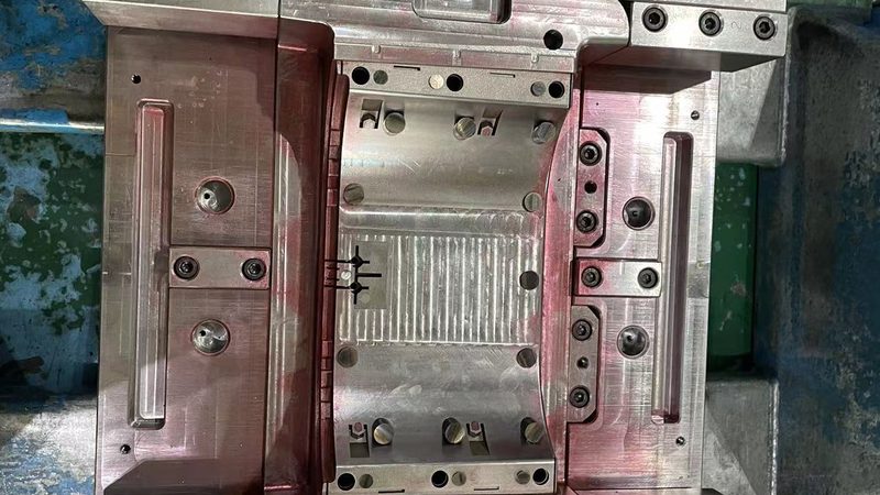成都模具配件价格表背后的考量因素**