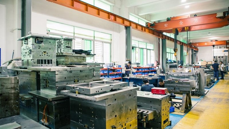 五金模具热处理：盐浴炉工艺解析与优势**