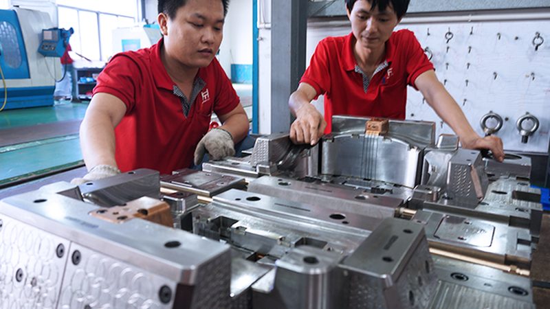精密冲压模具定制合同中的关键条款解析