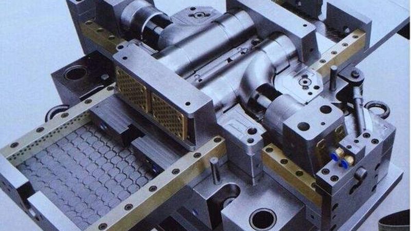 义乌吹塑模具批发市场：揭秘吹塑模具的选型与工艺